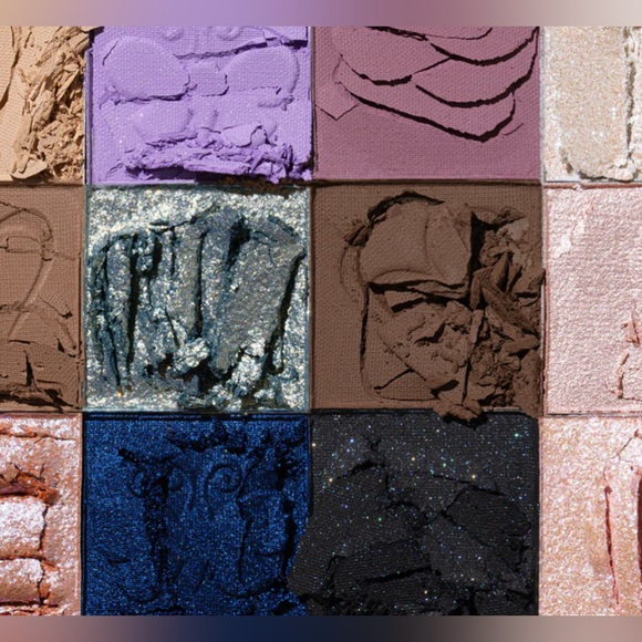 NWT Tim Burton's Corpse Bride x Beauty Creations"Why So Blue?" Multi-Use Palette - Picture 3 of 9